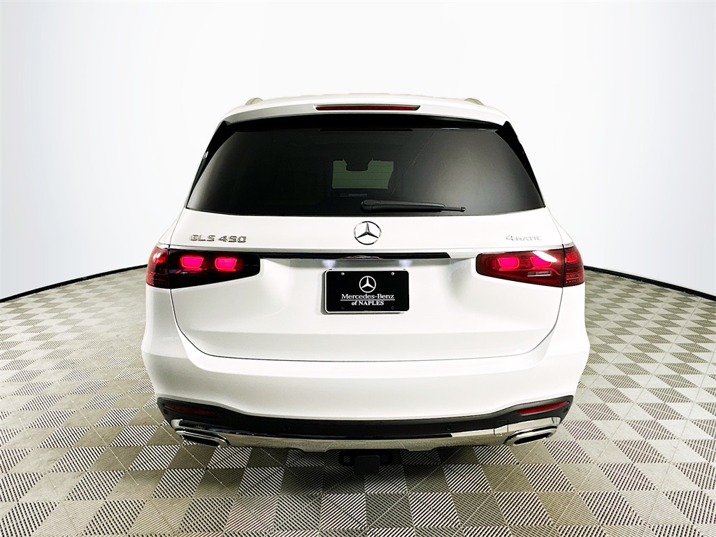 2026 Mercedes Benz GLS 450 4MATIC photo 4