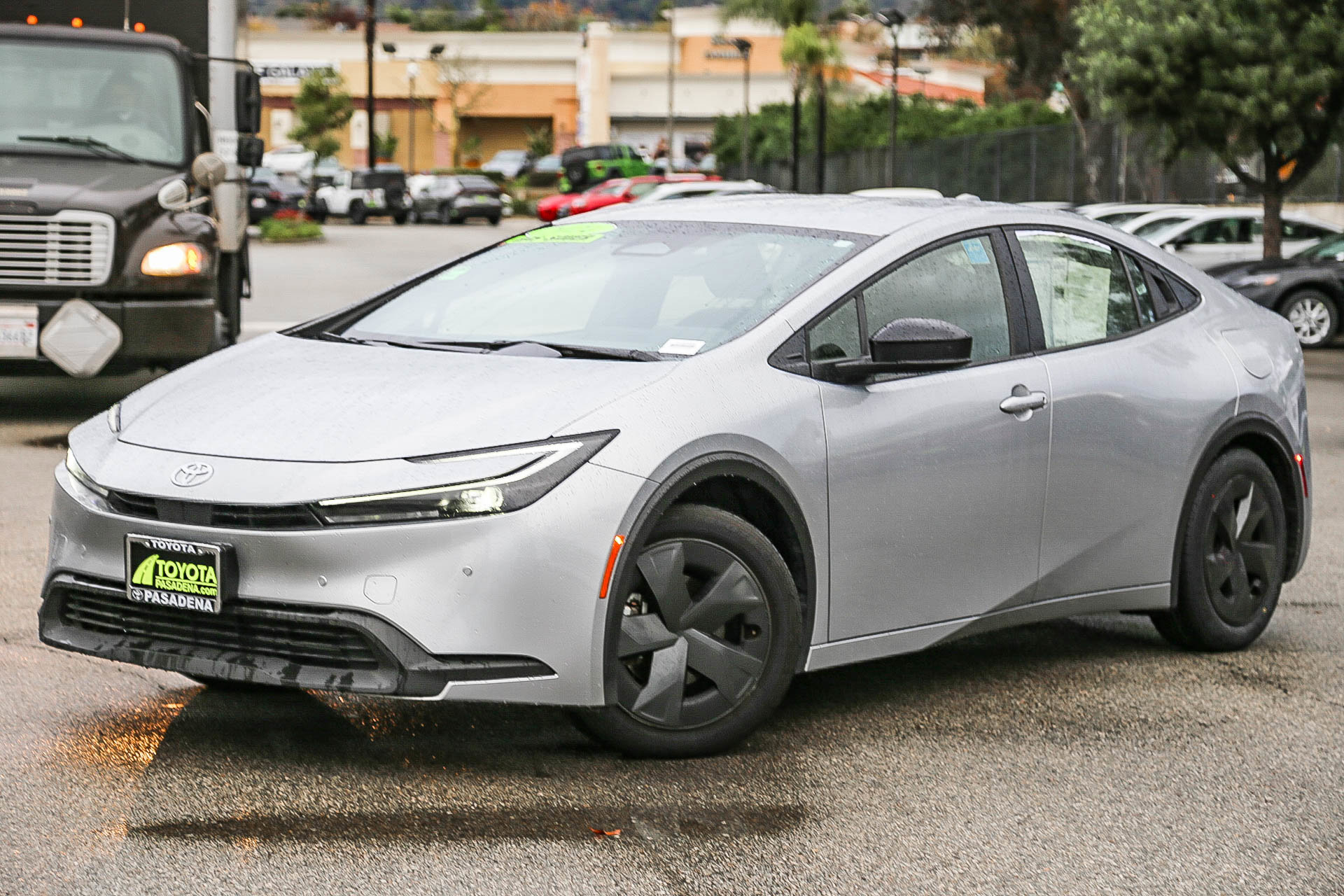 2024 Toyota Prius LE's photo