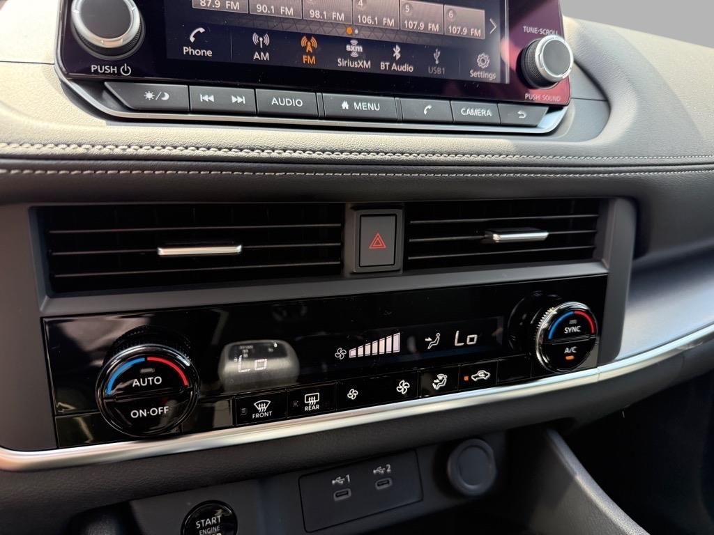 2025 Nissan Rogue SV photo 5