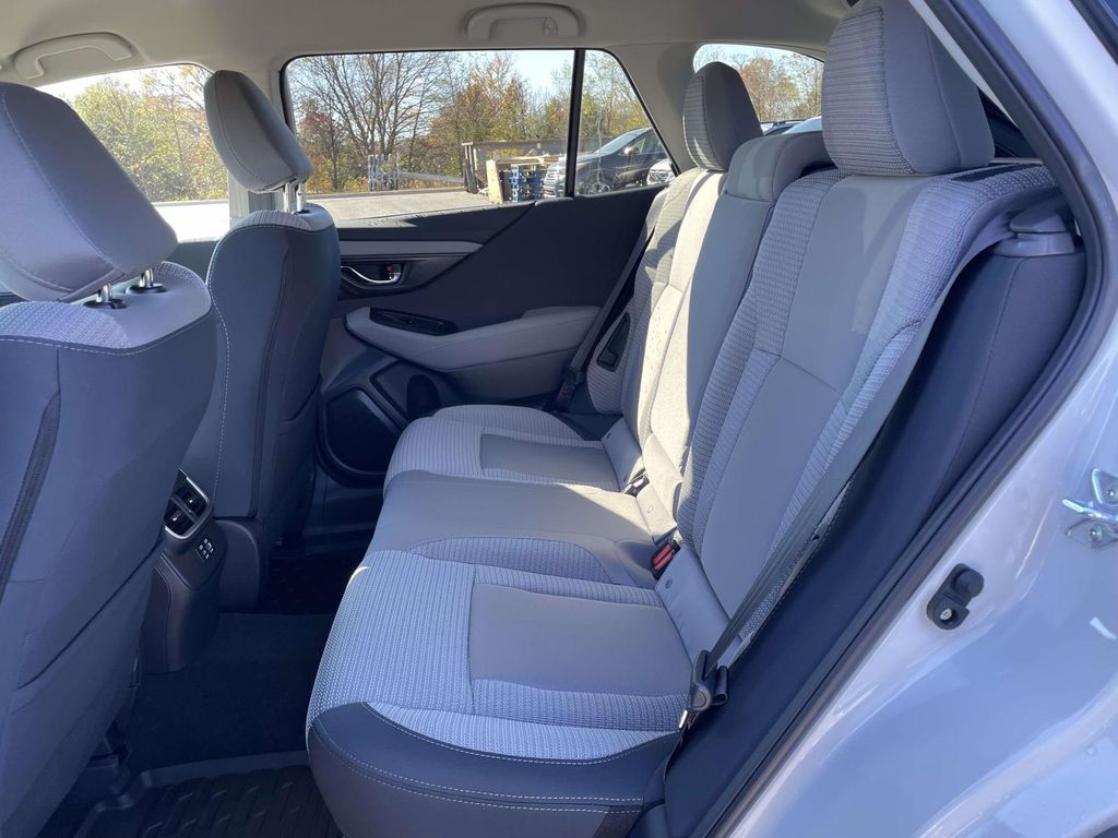 2025 Subaru Outback Premium photo 3