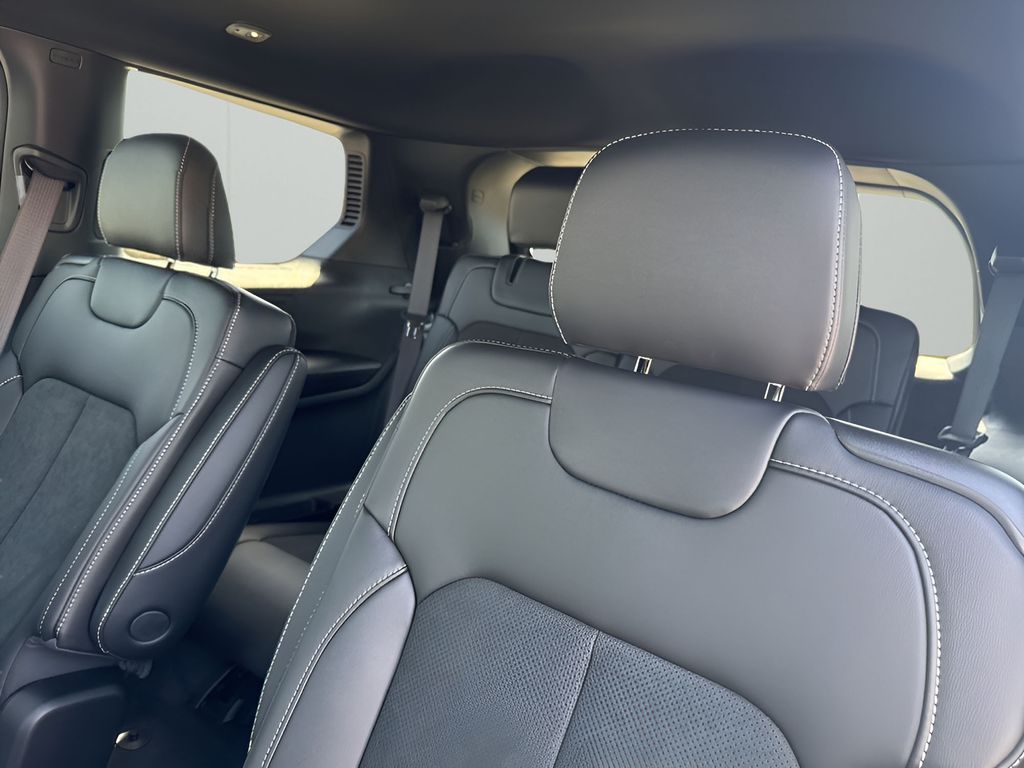 2025 Jeep Grand Cherokee Altitude X photo 32