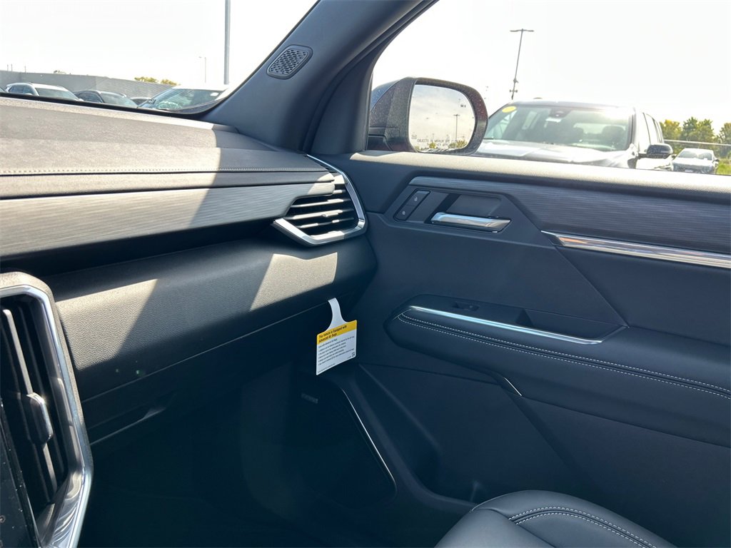 2026 GMC ACADIA - Image 27