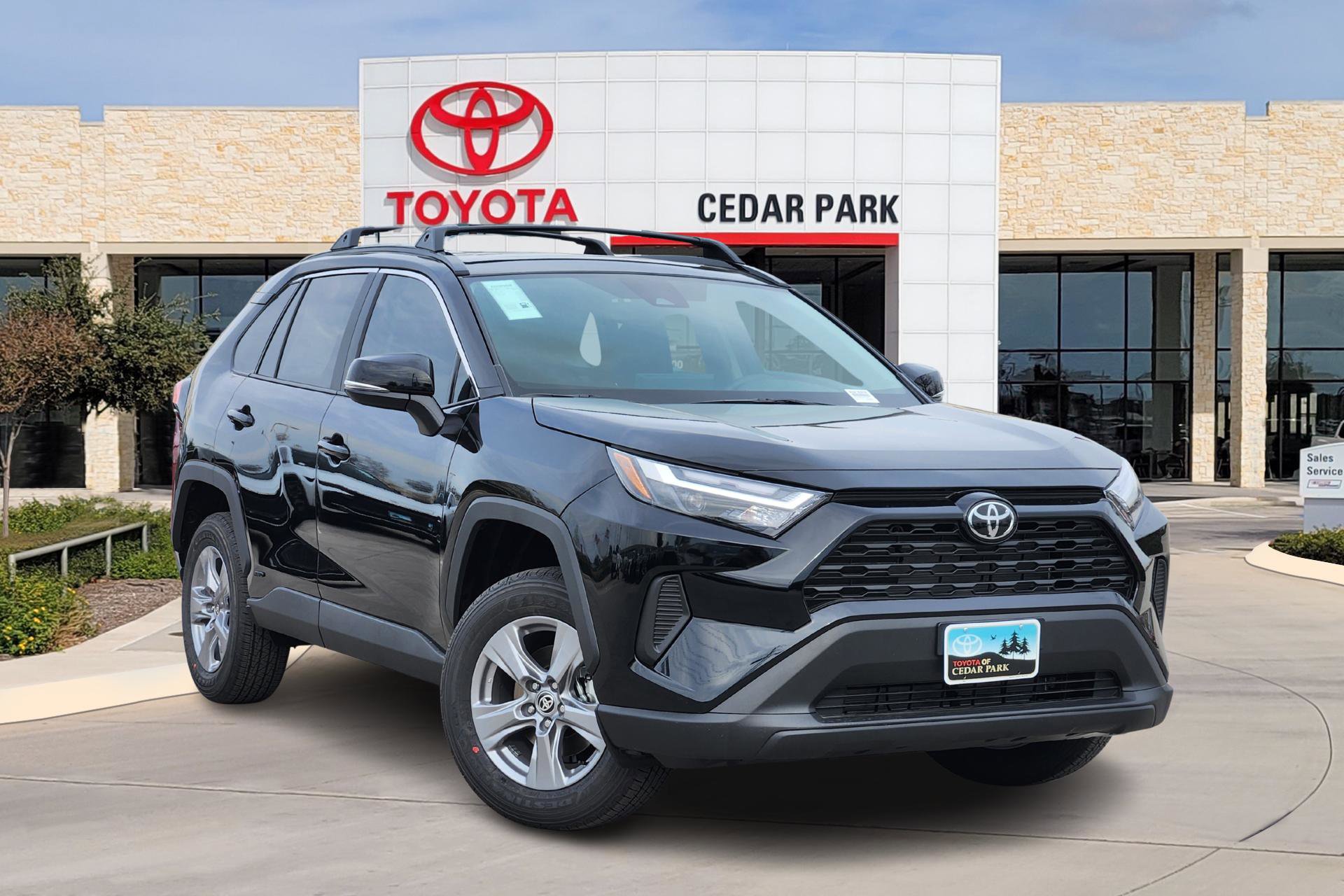 2025 Toyota RAV4 XLE's photo