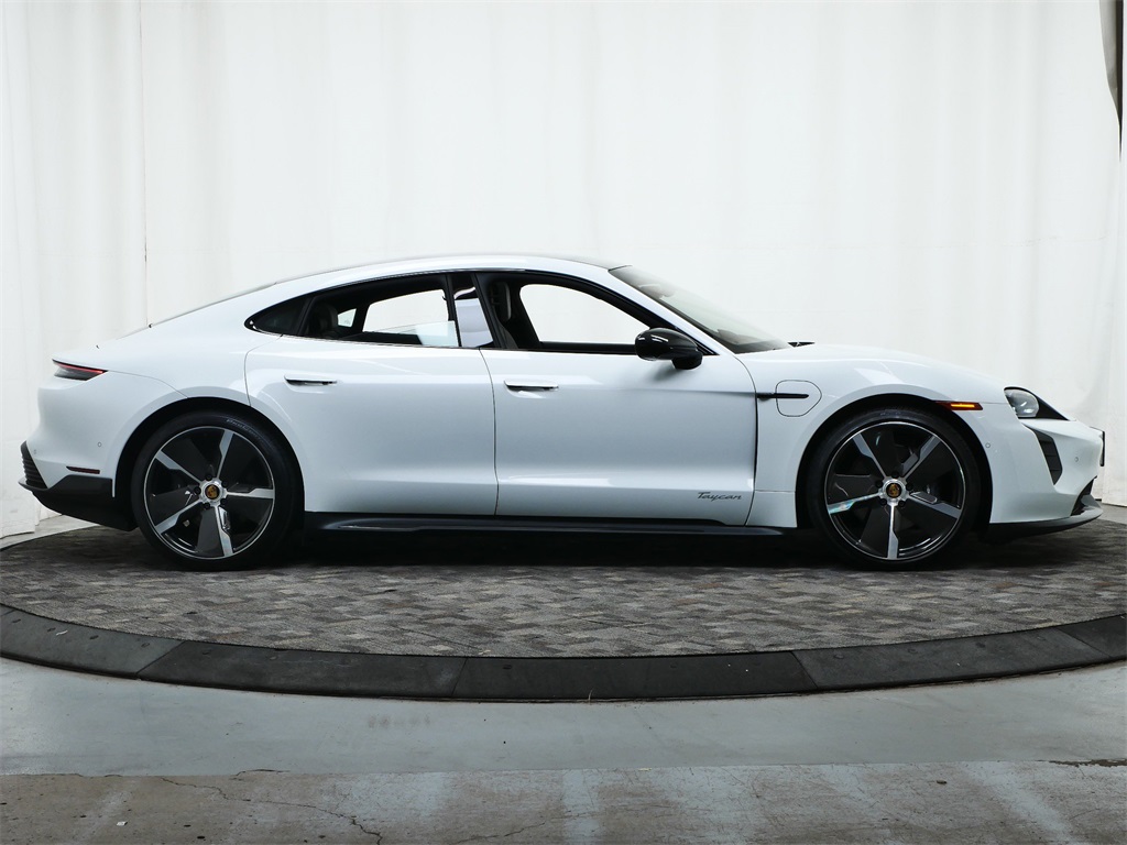 2023 Porsche Taycan photo 8