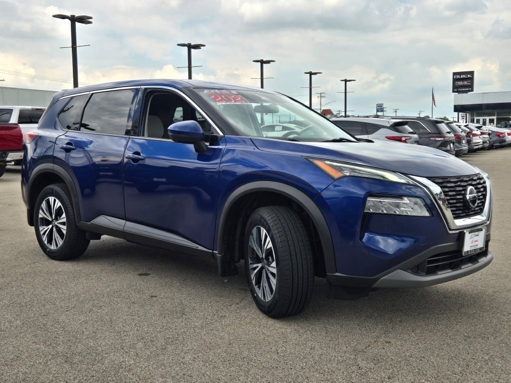 2021 Nissan Rogue SV photo 3