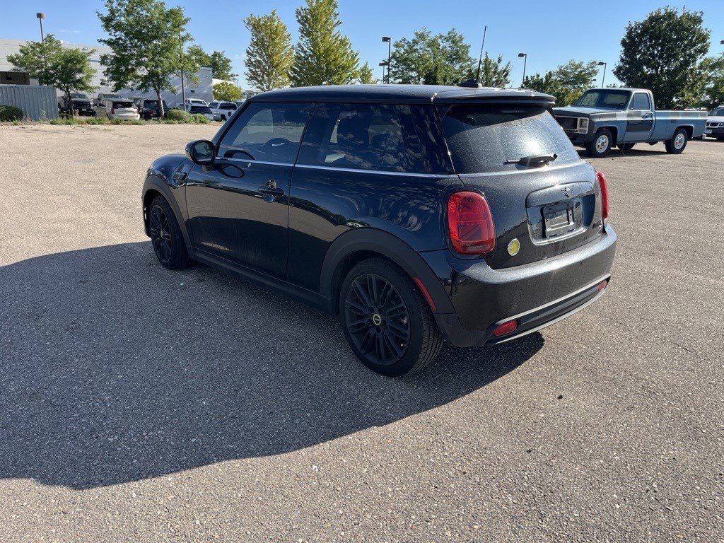 2024 Mini Cooper 2 Door Hardtop SE photo 4