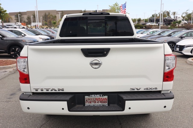 2022 Nissan Titan SV photo 4