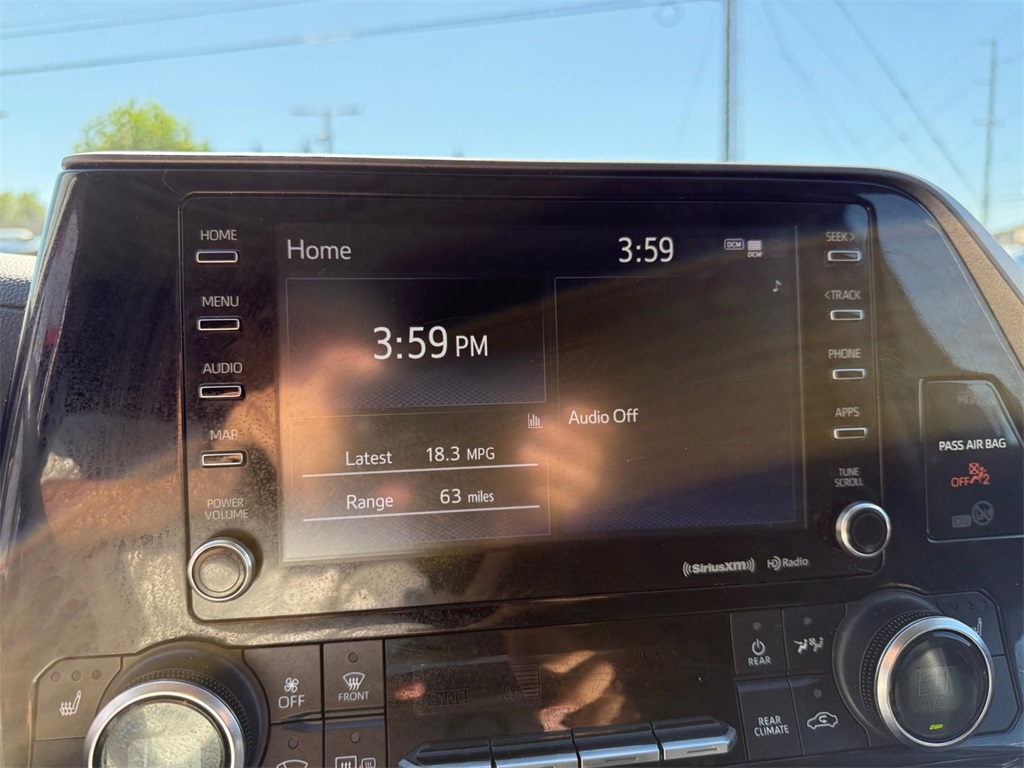 2022 Toyota Highlander XLE photo 23