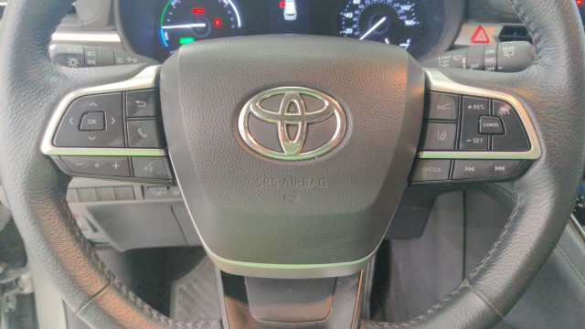 Used 2024 SILVER Toyota XLE image 12