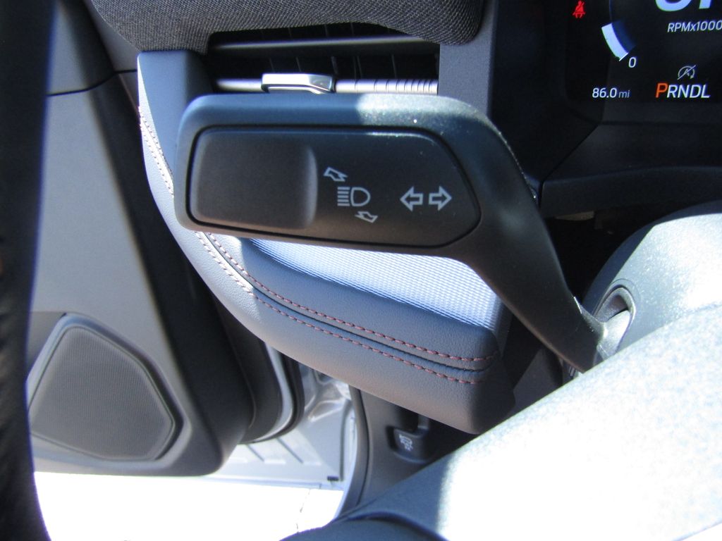 2025 Ford Explorer photo 15