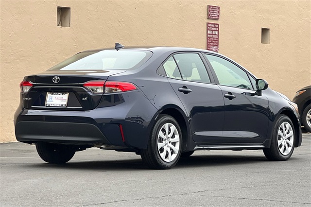 2025 Toyota Corolla LE photo 3