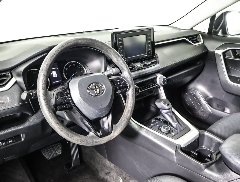 2022 Toyota RAV4 Hybrid LE photo 5
