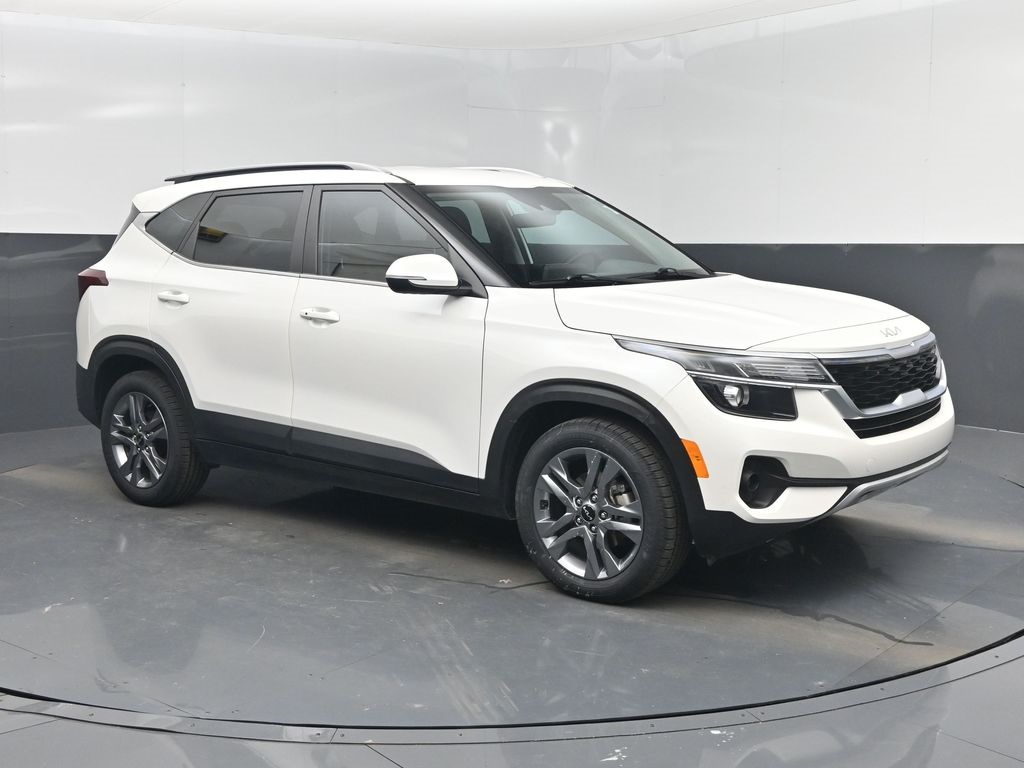 2023 Kia Seltos S's photo