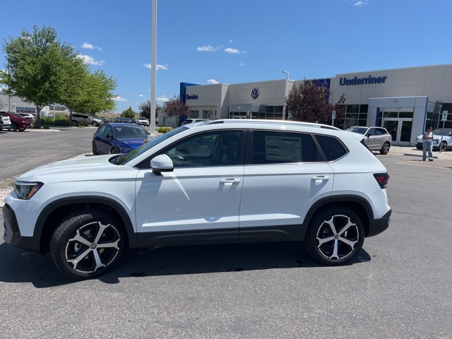 2025 Volkswagen Taos SEL's photo