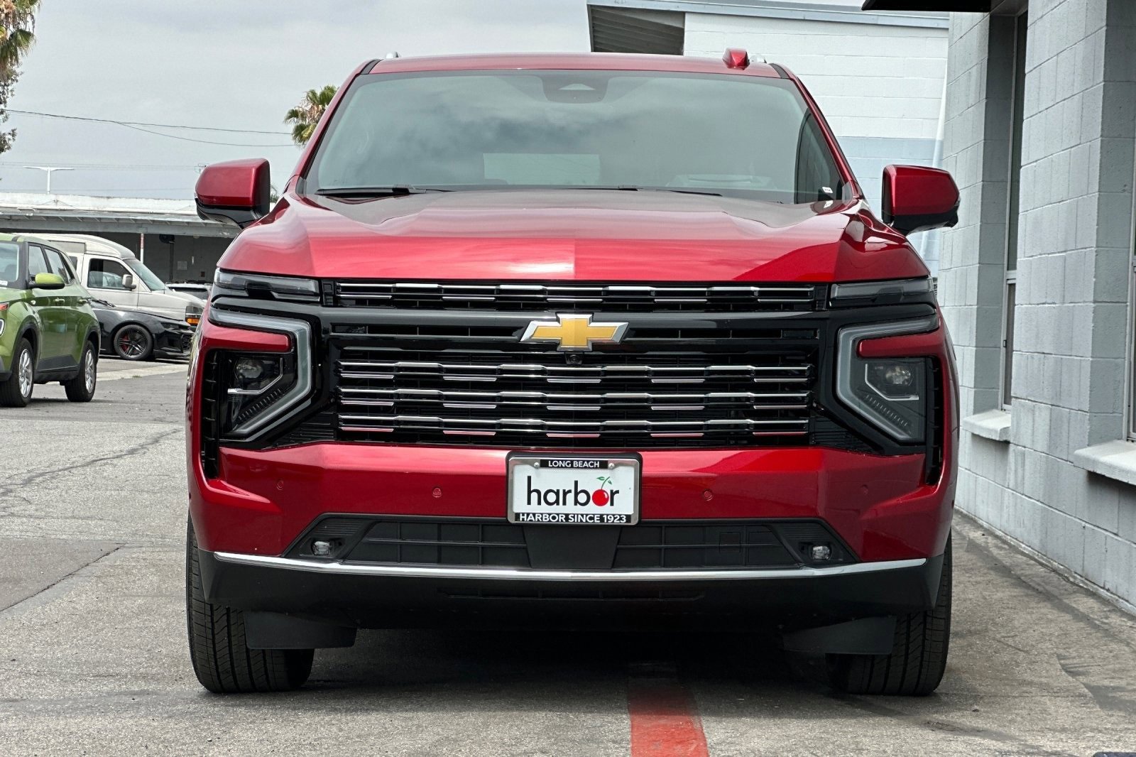 2025 Chevrolet Suburban High Country photo 8
