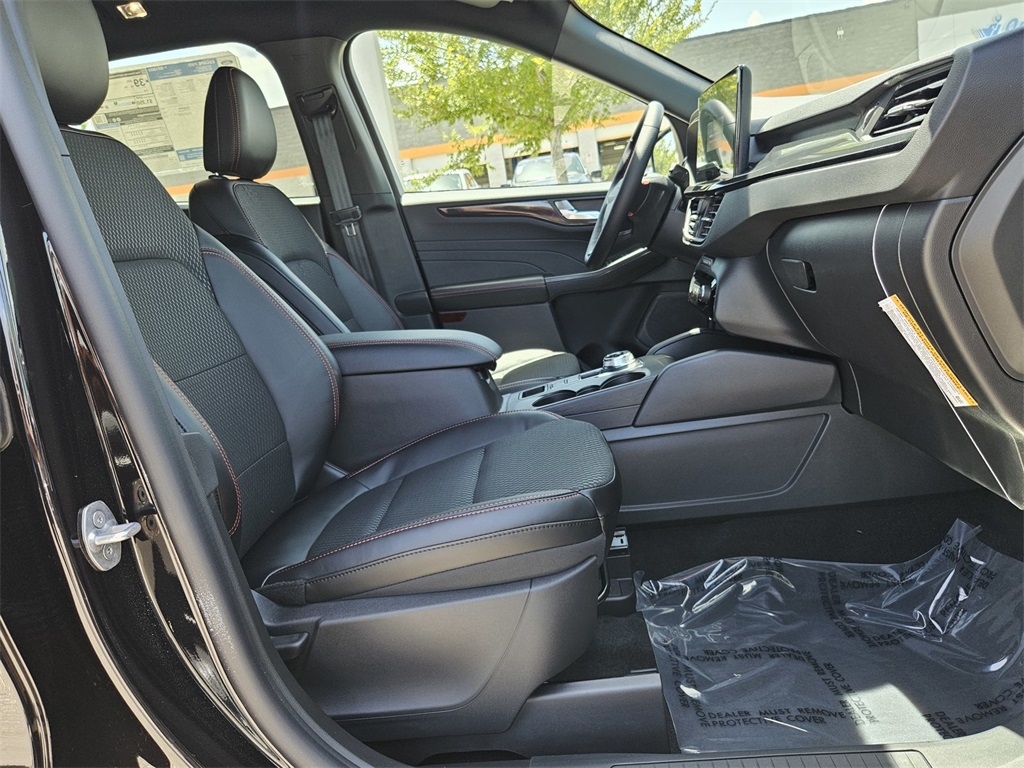 2025 Ford Escape ST-Line Hybrid photo 32
