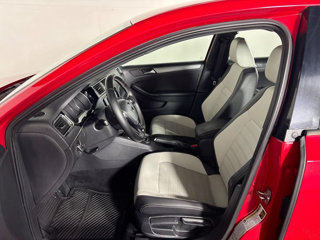 2016 Volkswagen Jetta 1.8T Sport photo 11