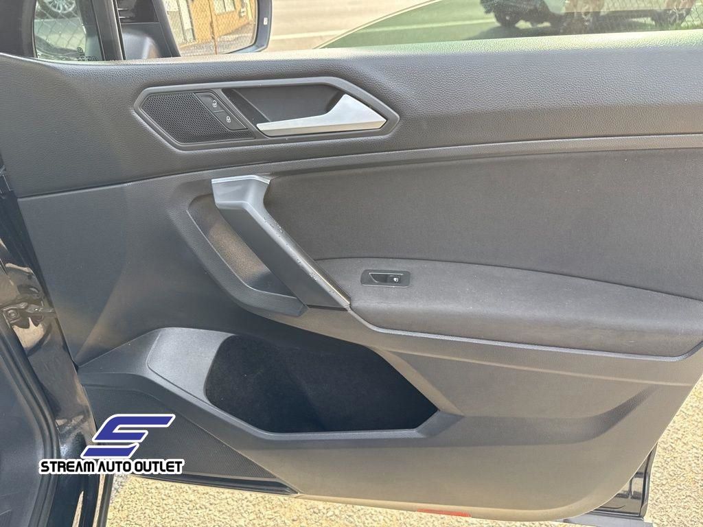 2019 Volkswagen Tiguan S photo 24