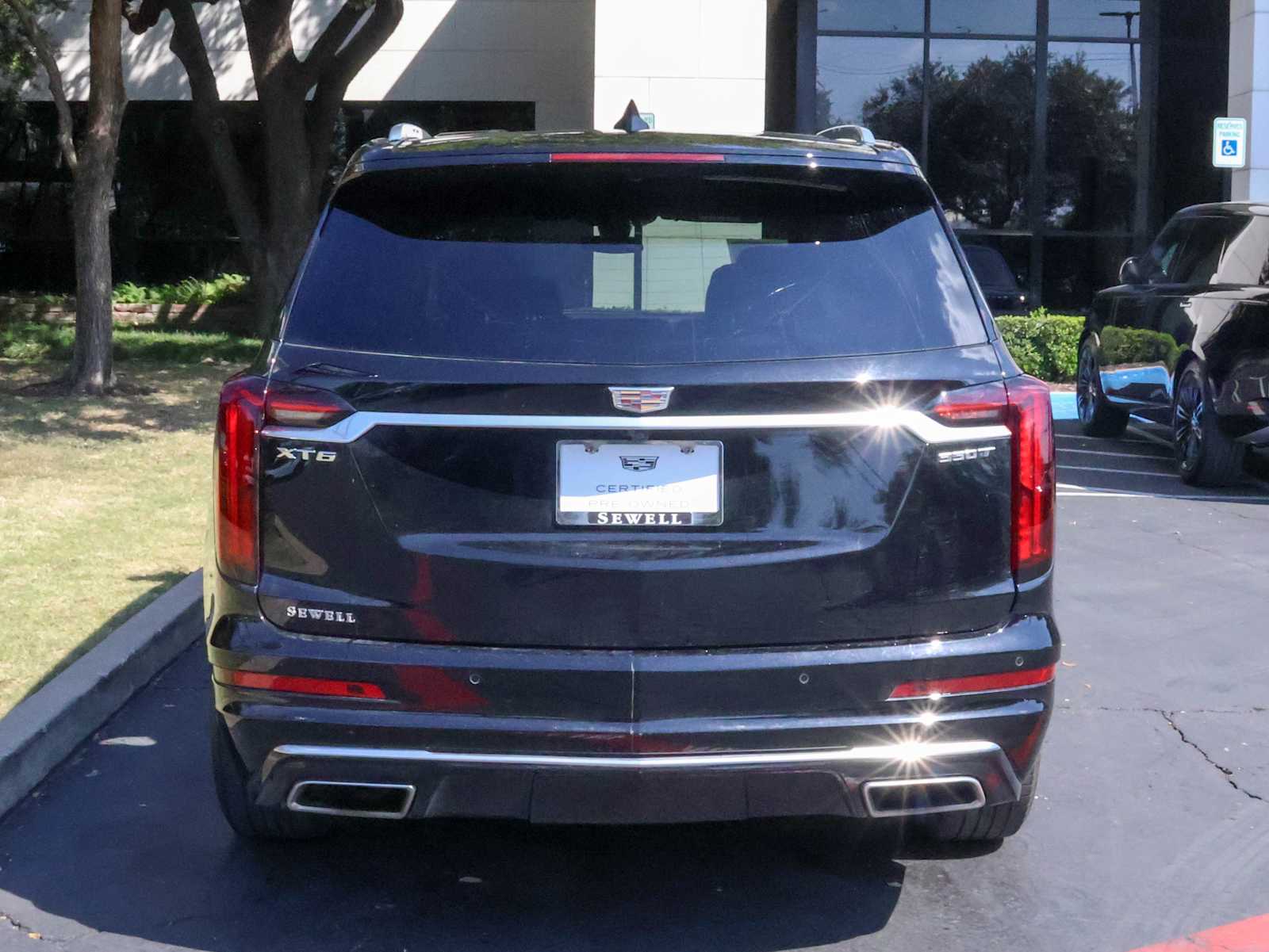 2023 Cadillac XT6 Luxury photo 3