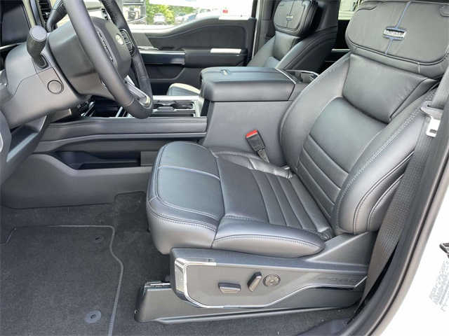 2025 Ford F-250 Platinum photo 8