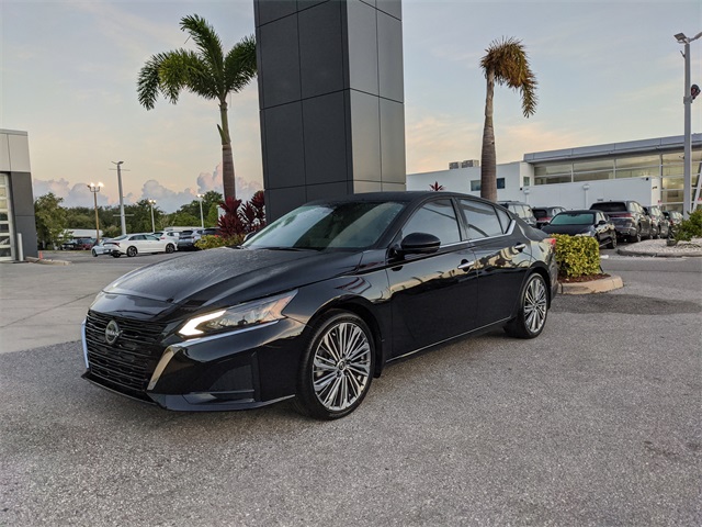 2025 Nissan Altima 2.5 SL photo 2
