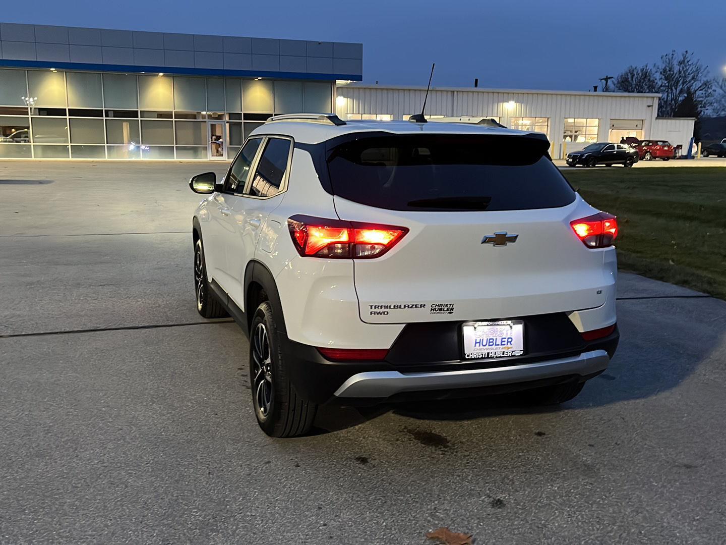 2025 Chevrolet Trailblazer LT photo 3
