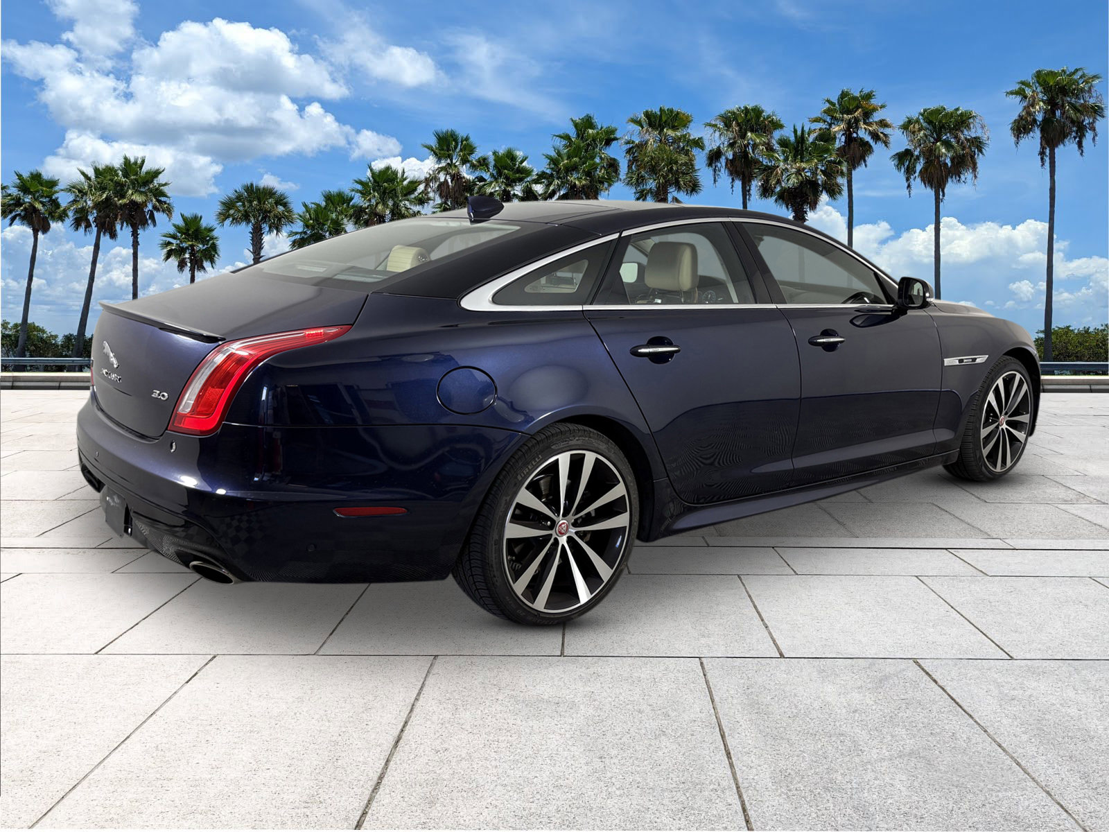 2019 Jaguar XJ R-Sport photo 6