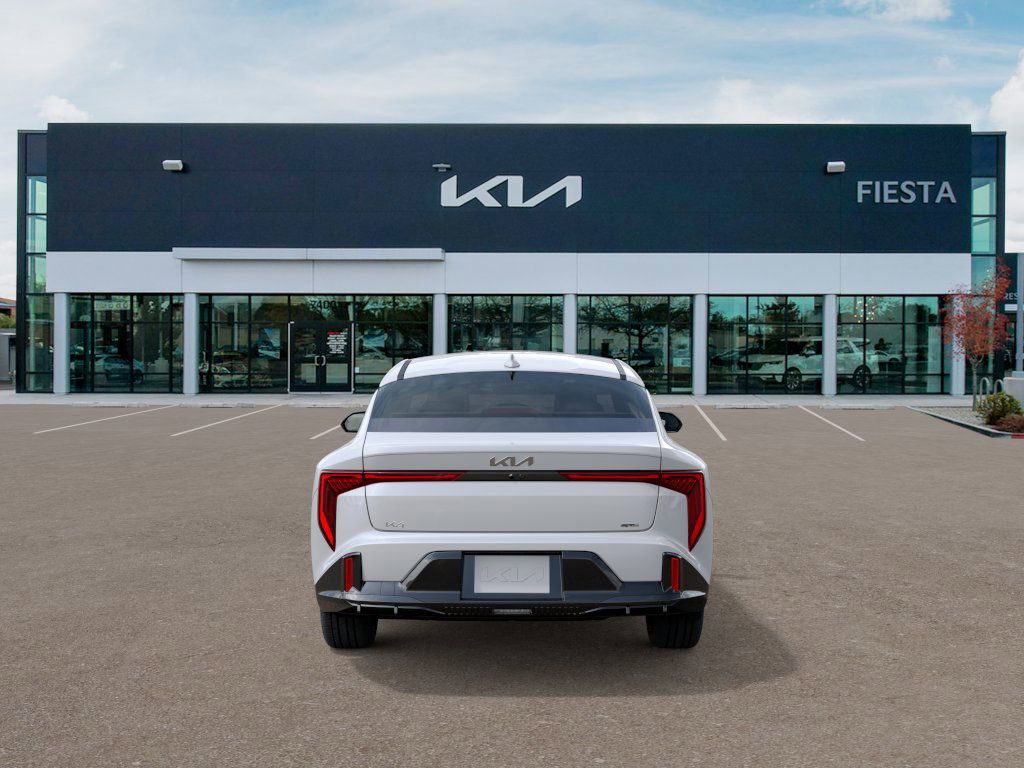 2025 Kia K4 GT-Line photo 4