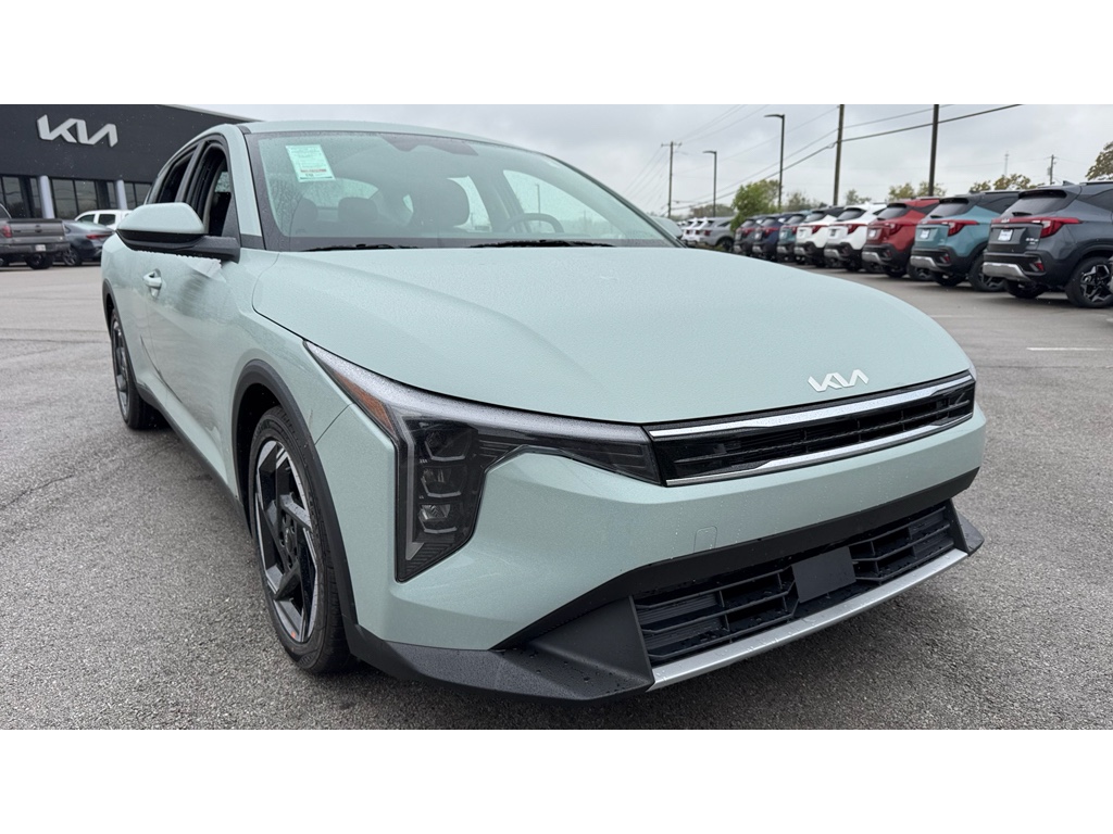 2025 Kia K4 EX's photo