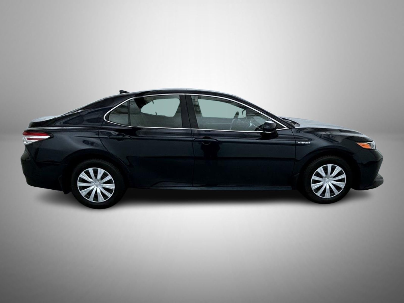 2020 Toyota Camry Hybrid LE photo 4
