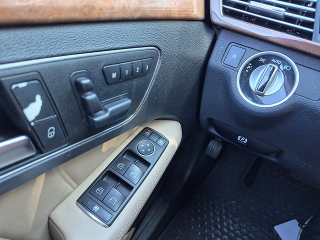 2012 Mercedes Benz E 350 photo 15