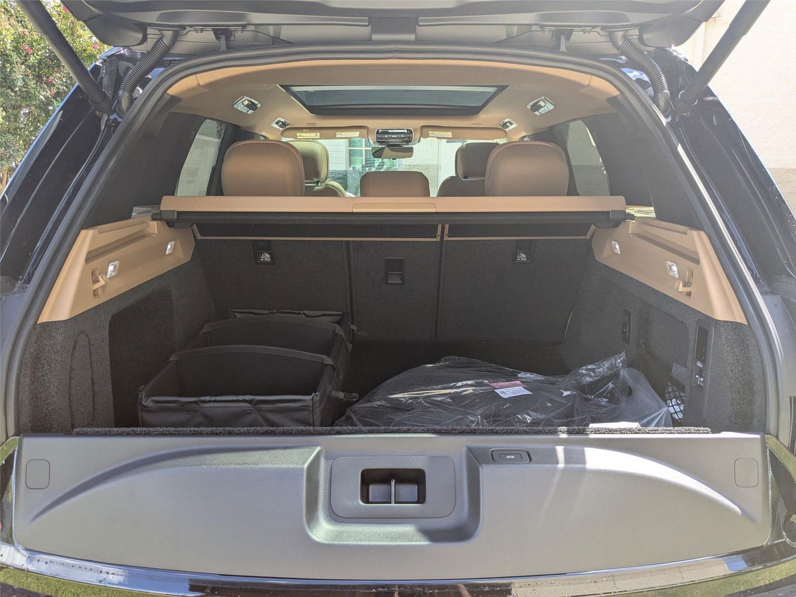 2025 Land Rover Range Rover SE photo 22