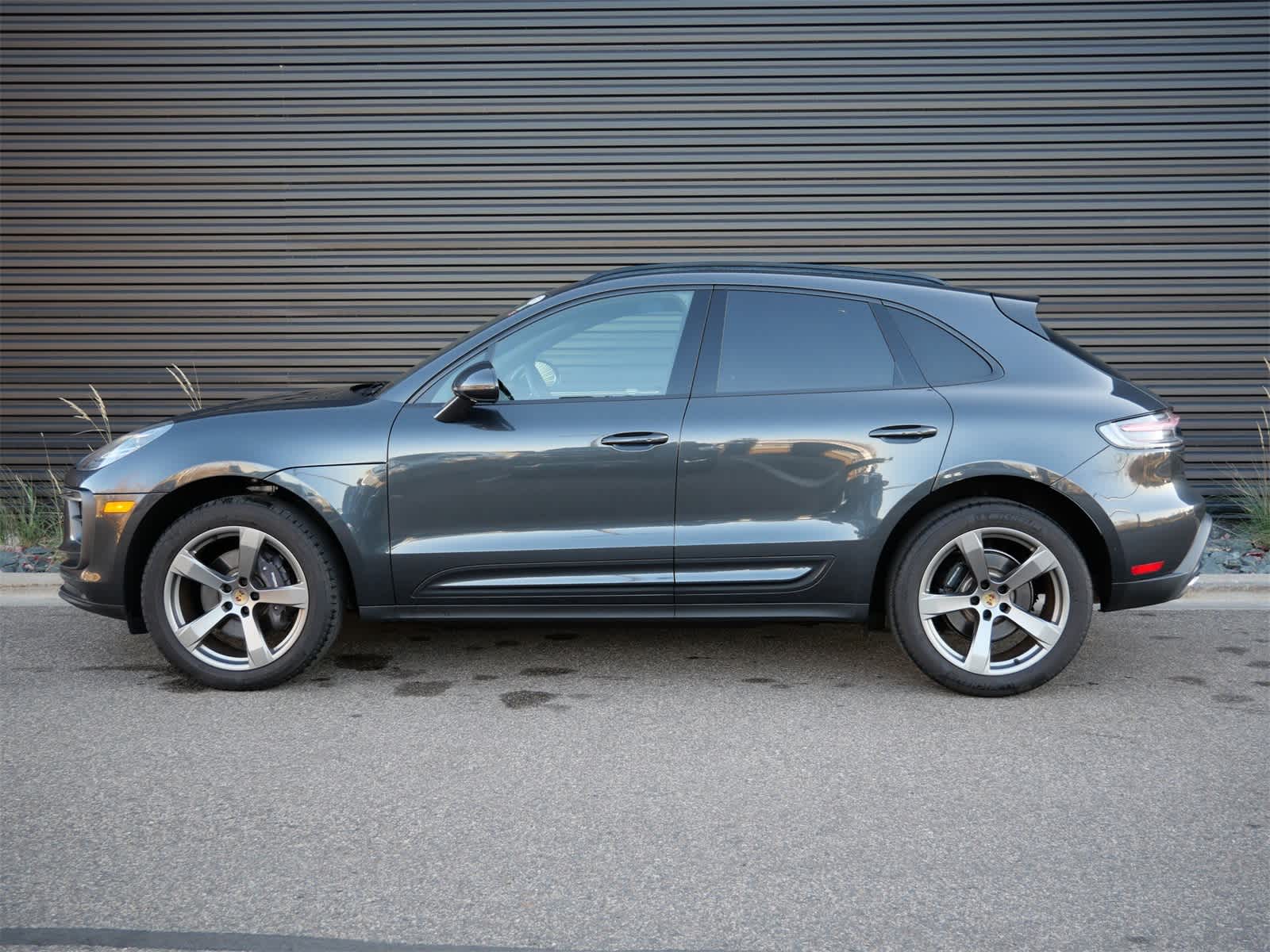 Certified 2022 Porsche Macan Base with VIN WP1AA2A57NLB02665 for sale in Saint Paul, Minnesota