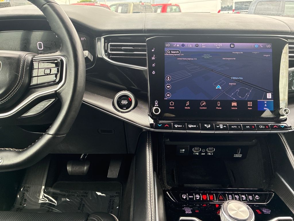 2024 Jeep Grand Wagoneer L II photo 16