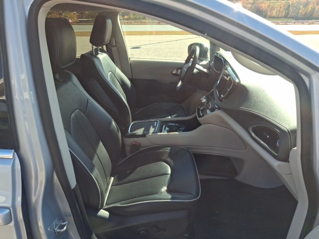2023 Chrysler Pacifica Limited photo 12
