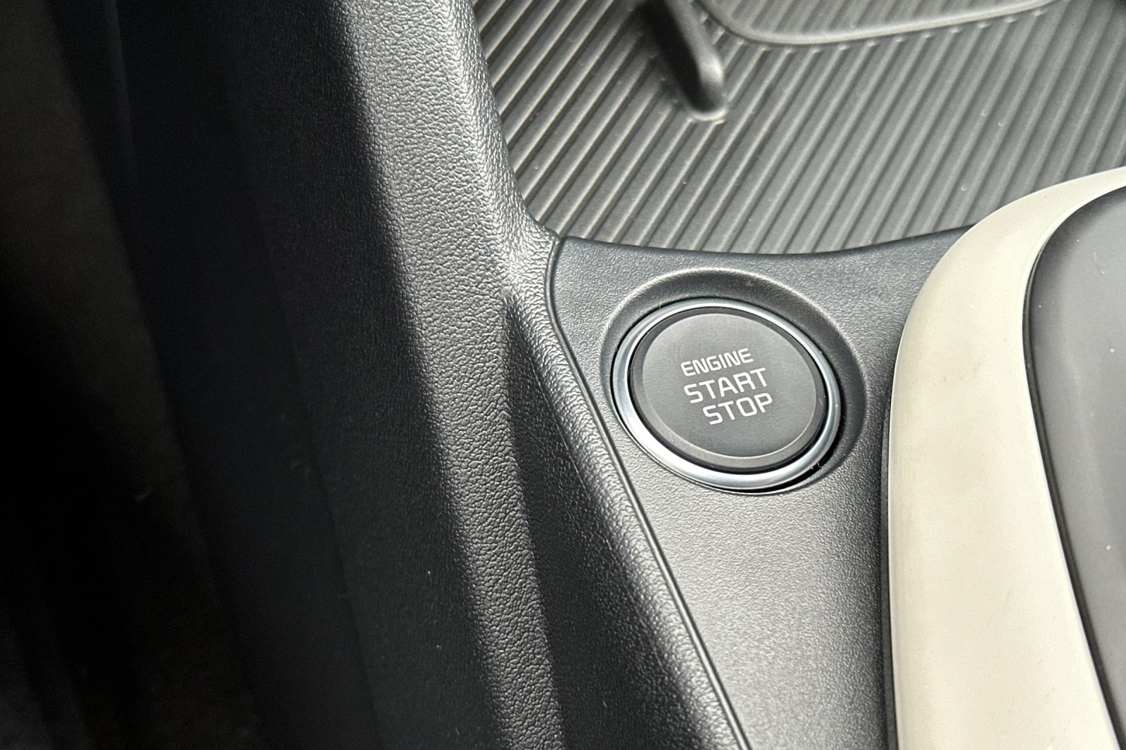 2025 Kia K4 GT-Line photo 17