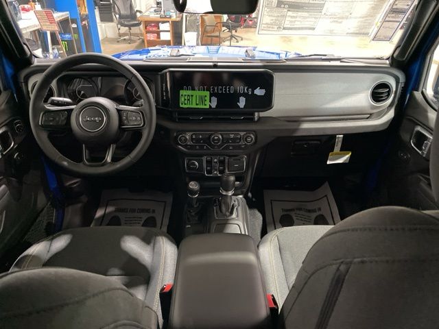 2025 Jeep Gladiator Sport S photo 2