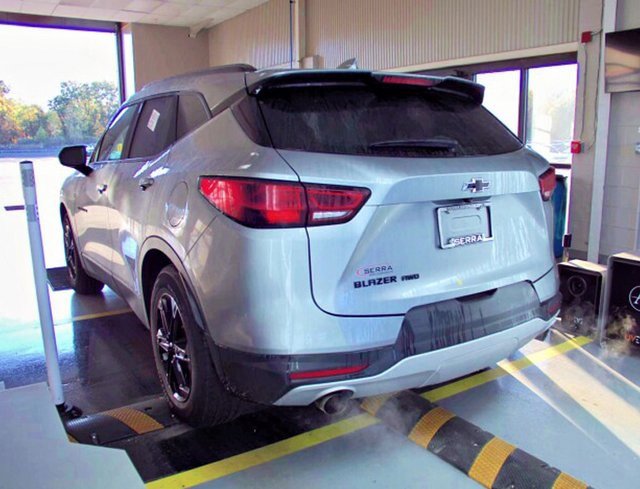 2024 Chevrolet Blazer 2LT photo 2