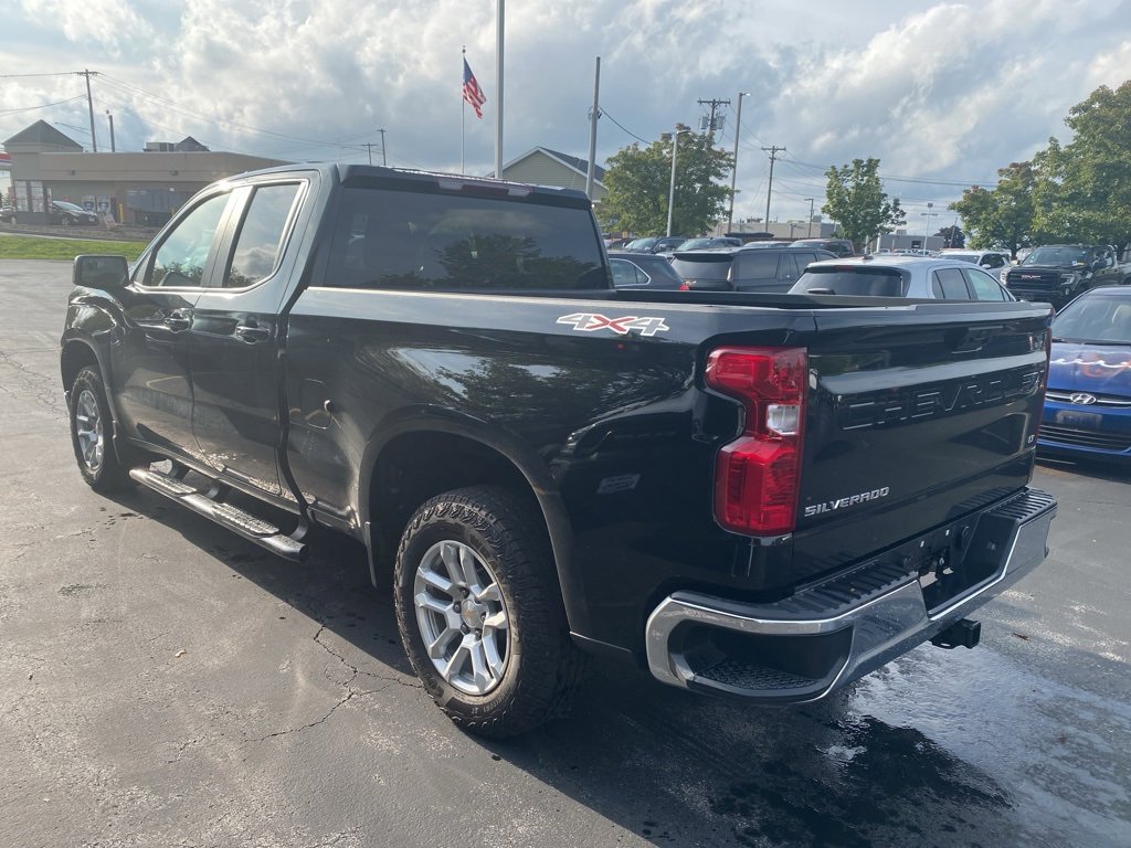 2024 Chevrolet Silverado 1500 LT photo 4