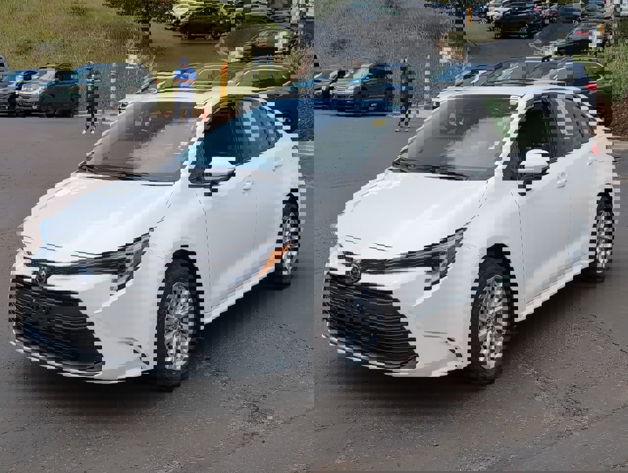 2024 Toyota Corolla XLE LE Premium SE photo 3