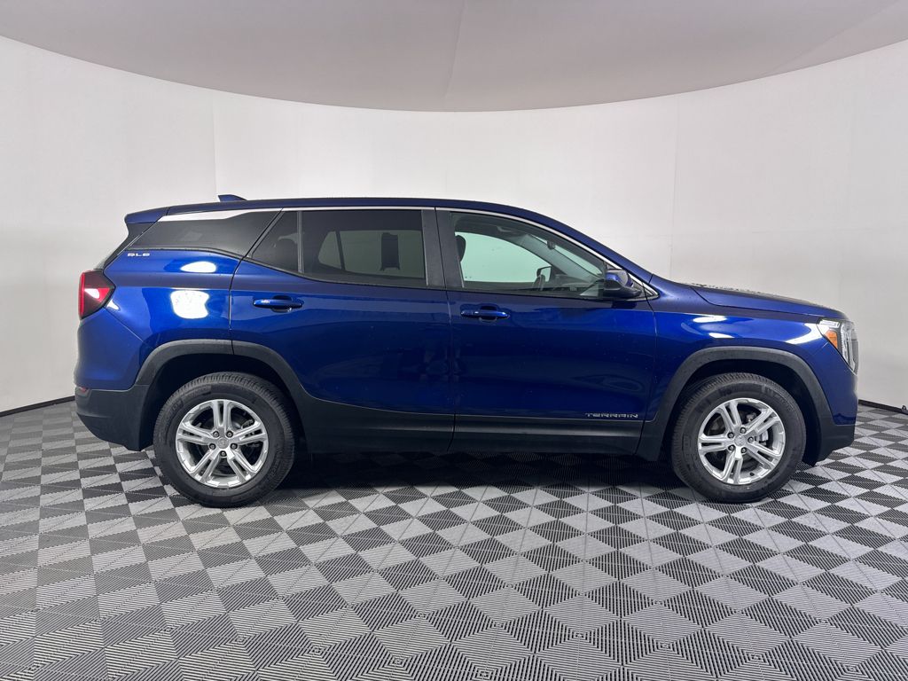 2022 Gmc Terrain SLE photo 24