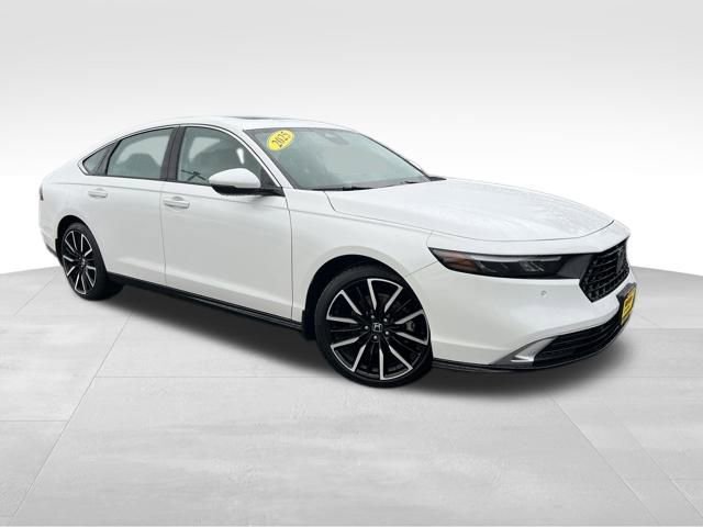 2025 Honda Accord Hybrid Touring's photo