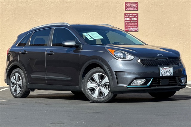 Used 2018 Kia Niro LX with VIN KNDCM3LD9J5204740 for sale in Napa, CA