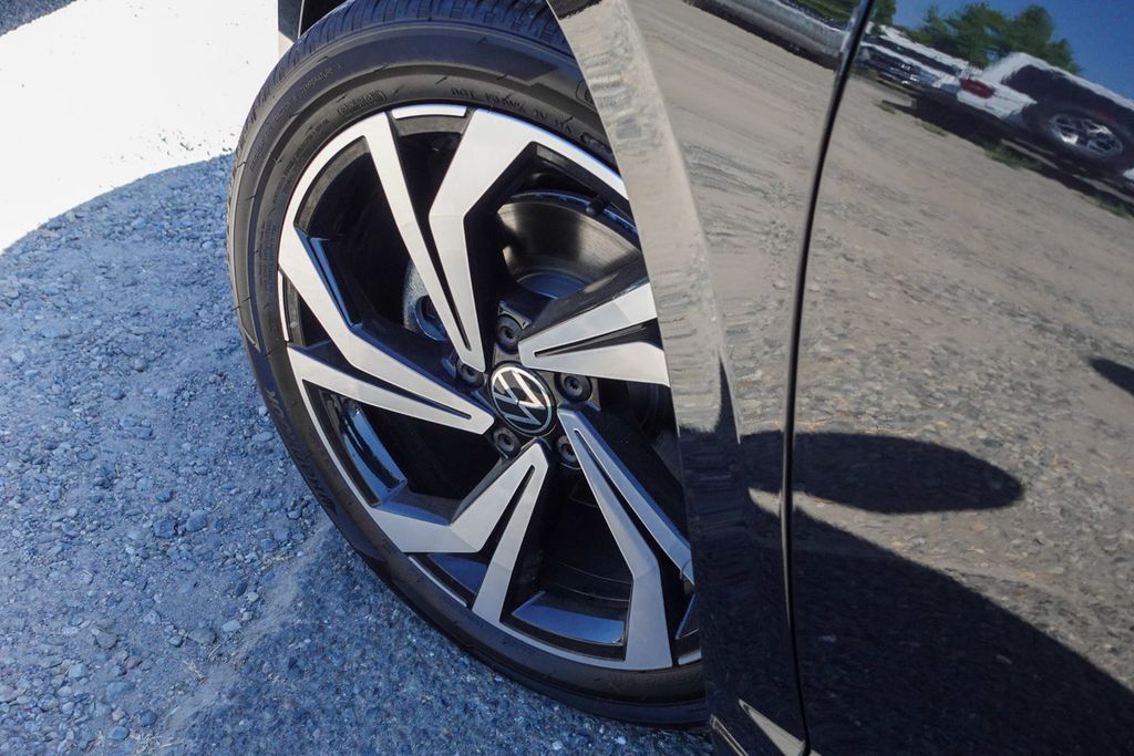 2025 Volkswagen Jetta 1.5T SEL photo 8