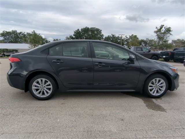 2023 Toyota Corolla Hybrid LE photo 4