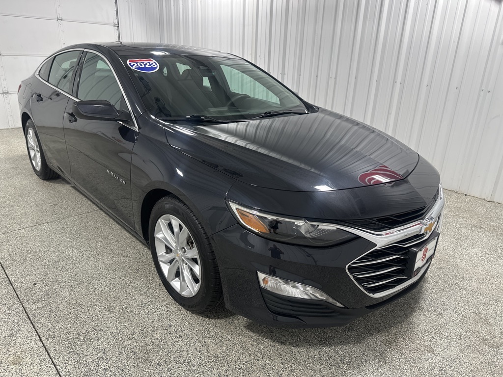 2023 Chevrolet Malibu 1LT photo 2