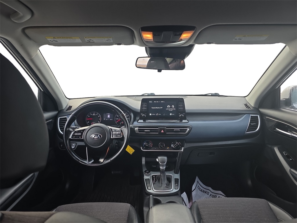 2021 Kia Seltos S photo 2