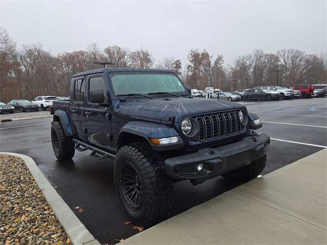 2025 Jeep Gladiator Nighthawk's photo