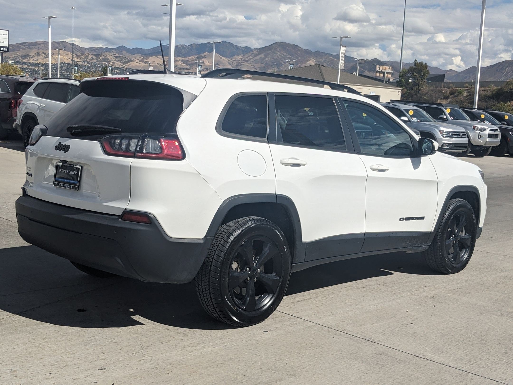 2019 Jeep Cherokee Altitude photo 2