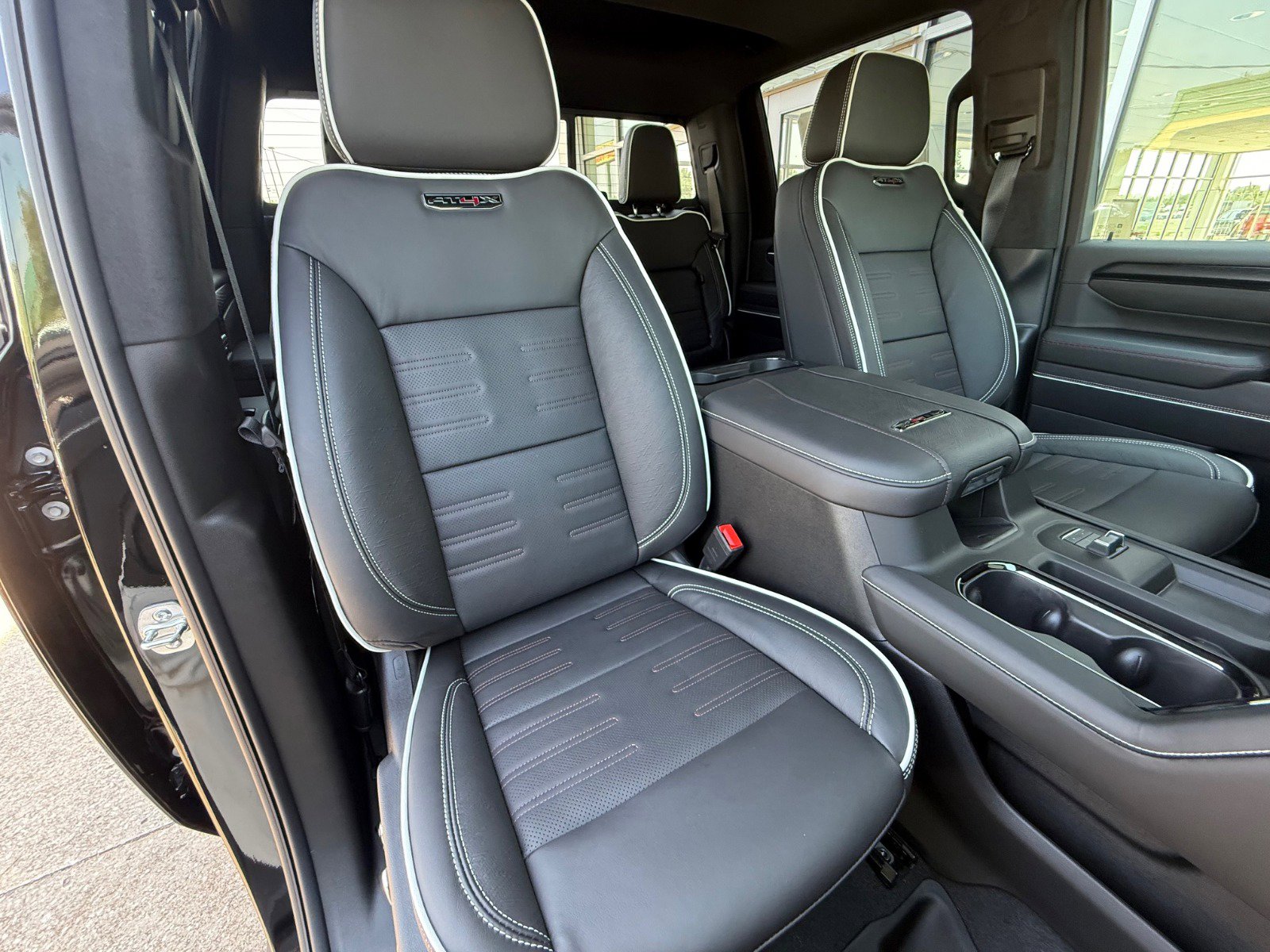 2026 Gmc Sierra 2500 HD AT4X photo 31